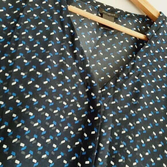 ANN TAYLOR Semi-Sheer Lightweight V-Neck Button Down Blouse Top Sz L - Picture 5 of 11